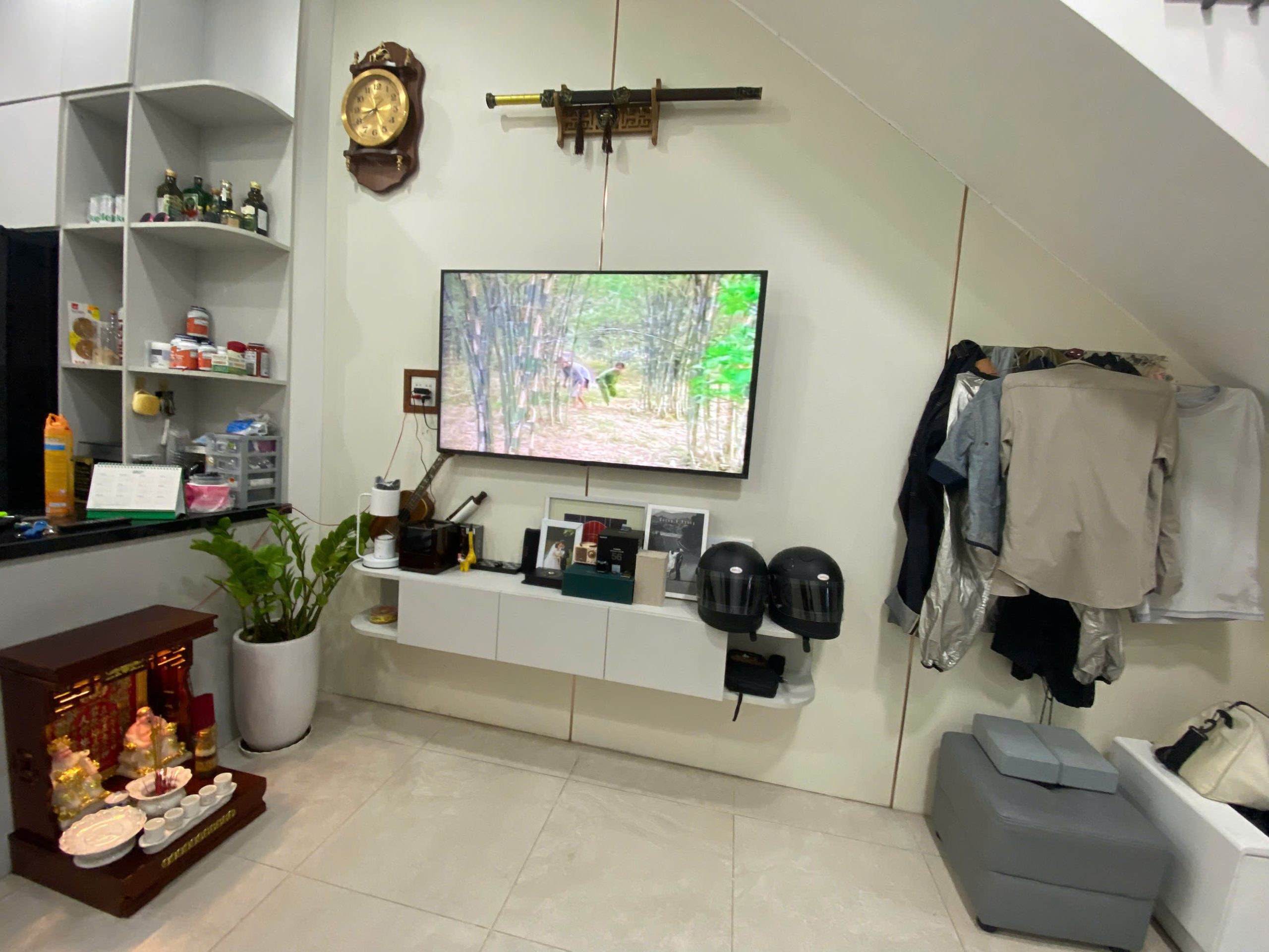 Phòng khách sau khi vệ sinh nhà ở trọn gói tại Cần Thơ